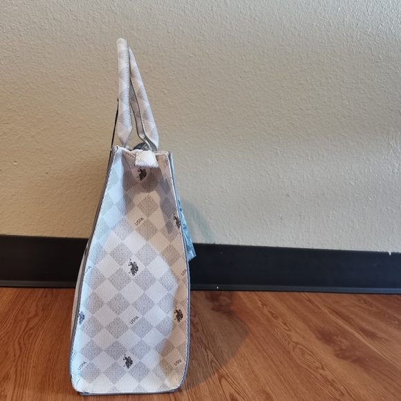 US POLO ASSN. DIAMOND STRIPE BOOK TOTE WITH CROSSBODY STRAP × GREY / 1SZ - Picture 3 of 5